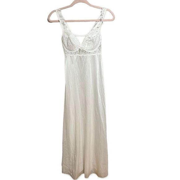 Vintage Olga White & Ivory Floor Length Bridal Negligee - Picture 2 of 10